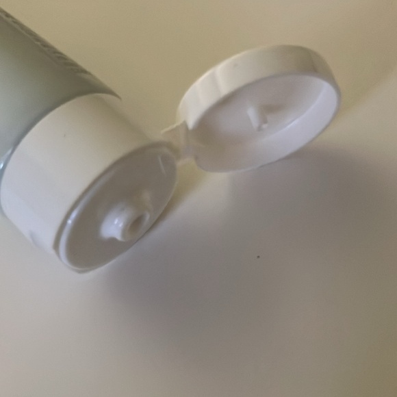 COPY - AVON Haiku Hand Cream - Picture 3 of 4